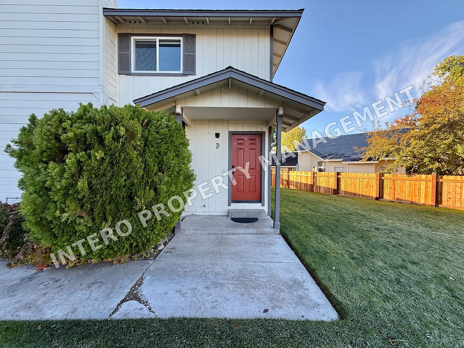 2 bed, 1.5 bath, 960 sqft, $1,700 — Photo 2