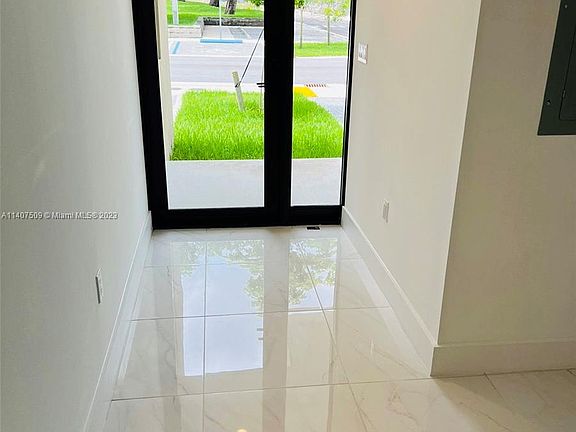 3rd image of 5521 W Oak Way #5521