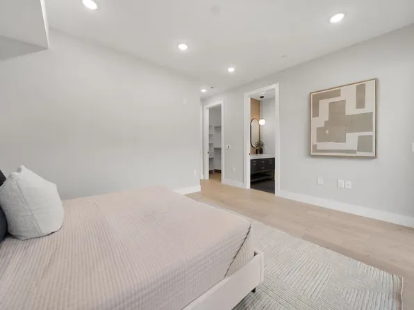 373 New York Avenue image 19 of 25