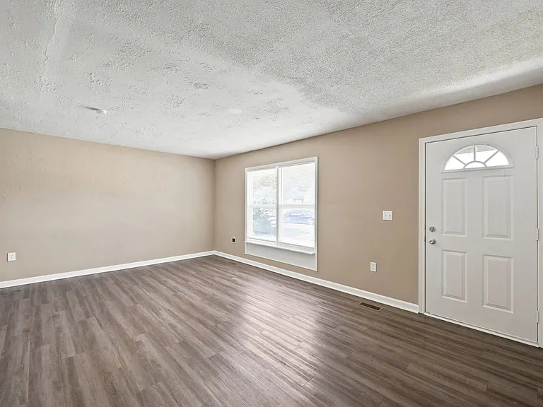 8619 Montery Rd — Photo 11