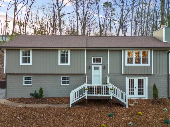 112 Stratford Way, Signal Mountain, TN 37377