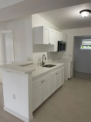 1820 Rutland St Photo 1