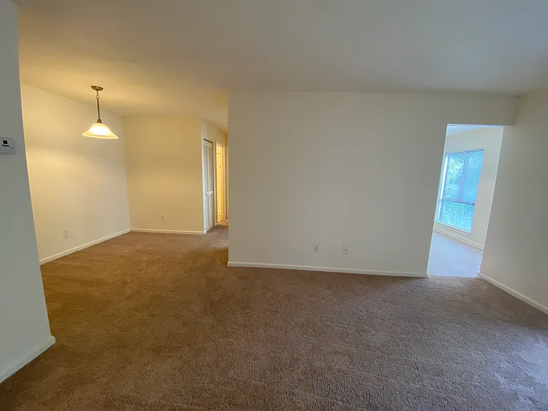 Princeton Circle West Apartments — Photo 121