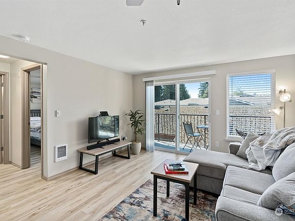 3rd image of 12050 15th Avenue NE #403
