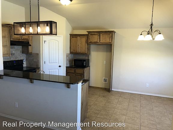 5th image of 11317 NW 100th St