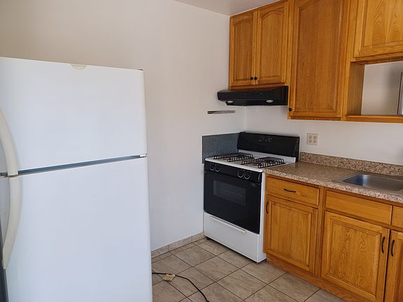 2nd image of 340 Brown St #D