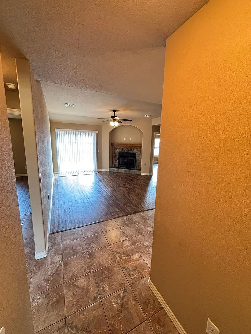 Ready Now! Your Future Home In Clabber Creek! Lawn Maintenance Included! — Photo 4
