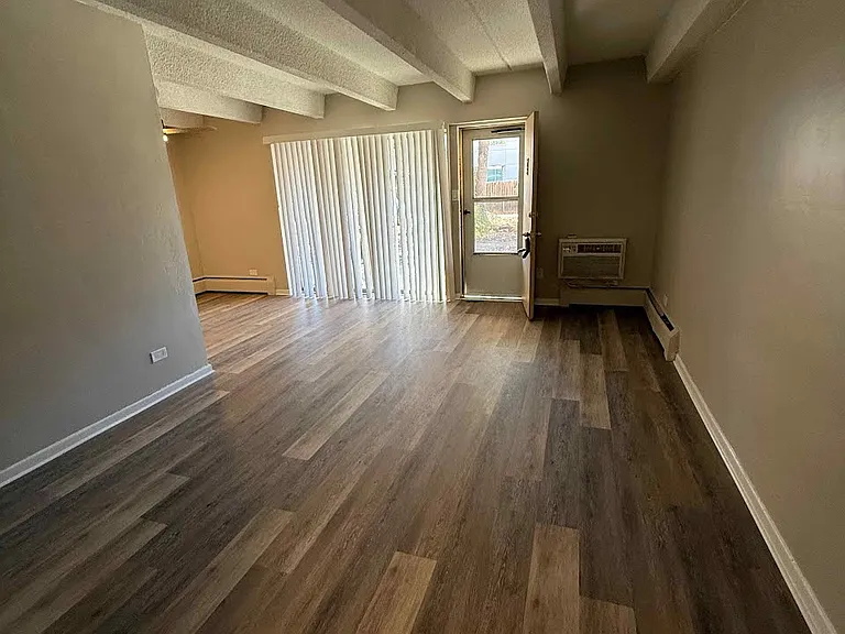 1107 Carr — Photo 12