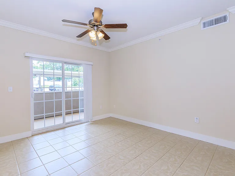 Arista Apartments — Photo 9