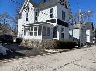 6 Blackley Ct, Lockport, NY 14094