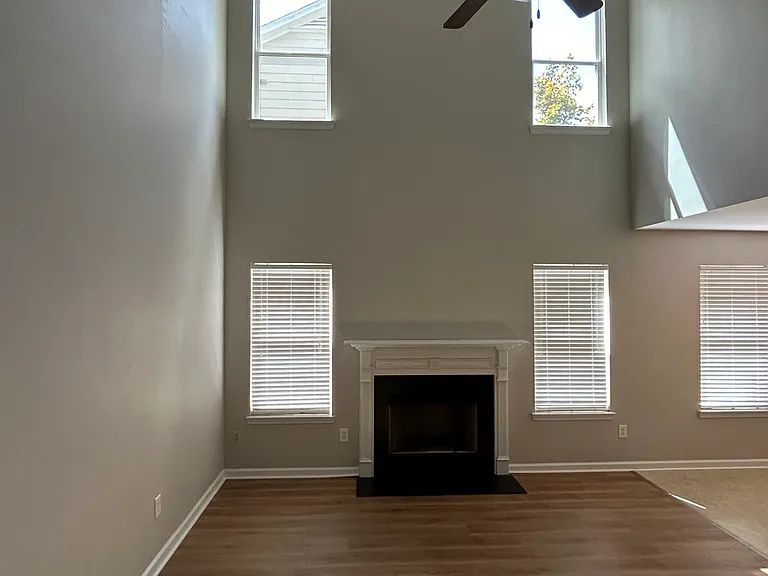 495 Walnut Woods Dr — Photo 3
