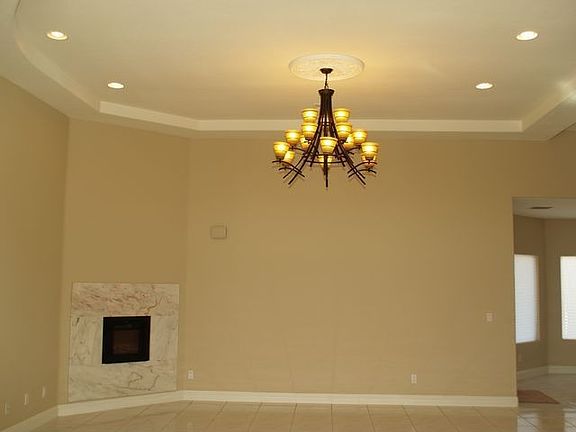 Living Room/Fireplace