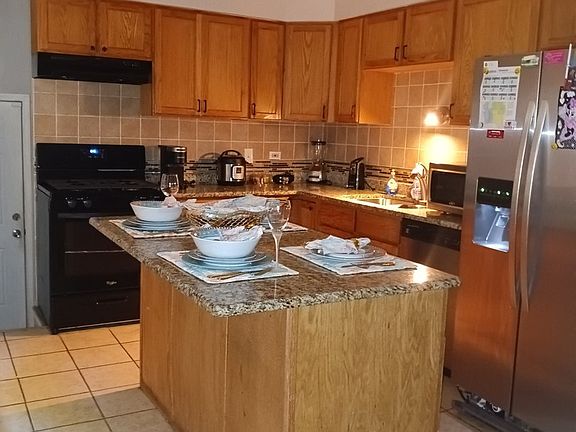 3rd image of 830 W Strieff Ln