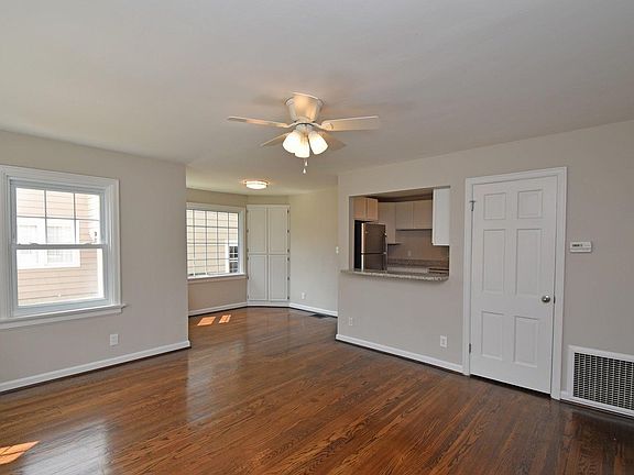 3rd image of 3934 Saint Johns Ter