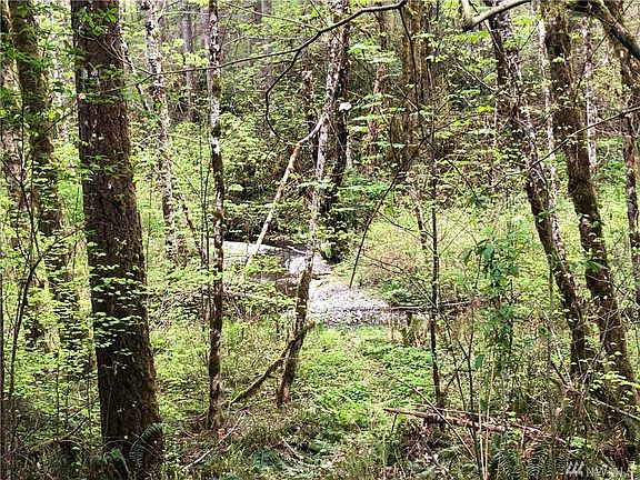 2nd image of 151 N Kokanee Cove Way