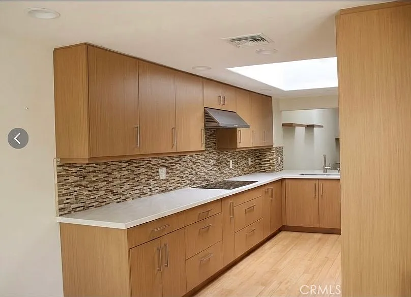 3 bed, 1649 sqft, $5,450 — Photo 3
