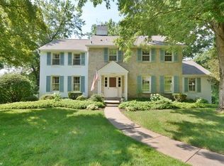 1550 Redfern Dr, Pittsburgh, PA 15241