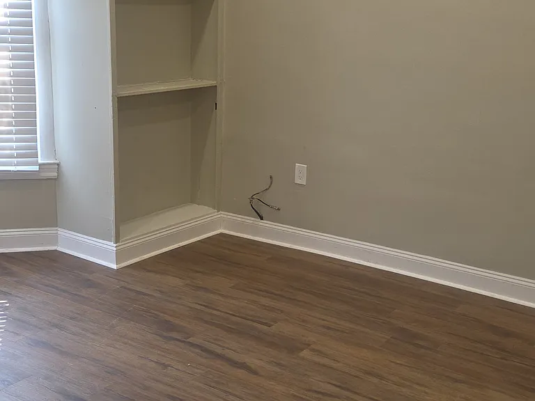 4925 Royal St #3 — Photo 14