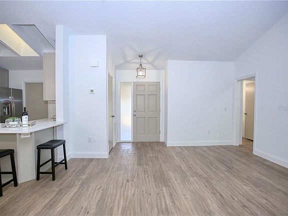 5th image of 1053 Blackwood St