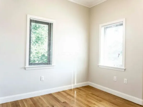 8R Mount Pleasant St, Somerville, MA 02145