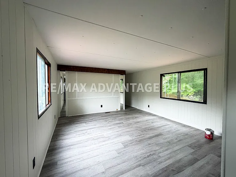 72 Oak Ln — Photo 4