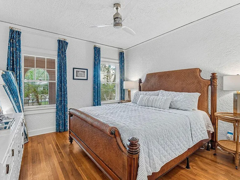 217 SE Coconut Ave — Photo 20