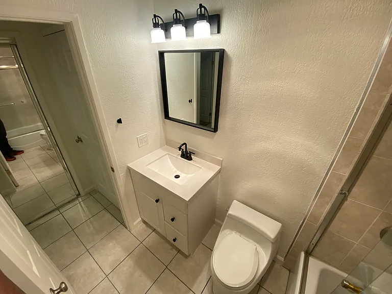 466 Crescent St #213 — Photo 3