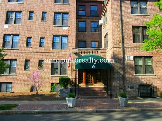 Sold by Anna Pinto Realty | media 18