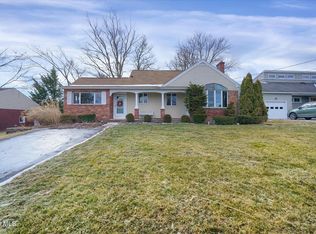 1075 W Loop Rd, Hollidaysburg, PA 16648
