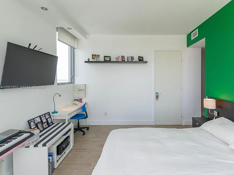 1300 Brickell Bay Dr #3804 — Photo 75