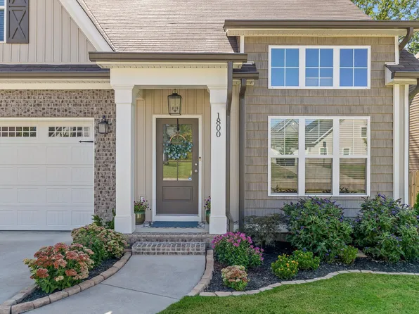 1800 Oakvale Dr, Chattanooga, TN 37421