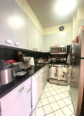 Rented by Bond New York | media 10