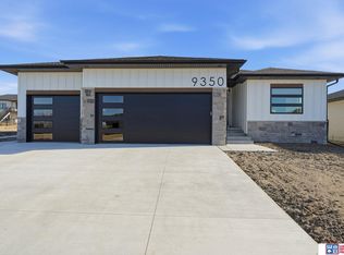 9350 S 86th St, Lincoln, NE 68516