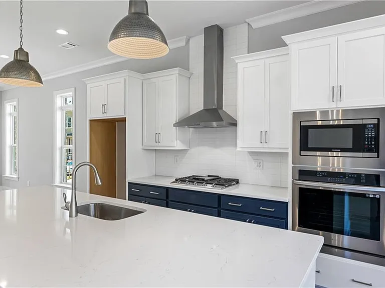 2035 Parkside Ln — Photo 15