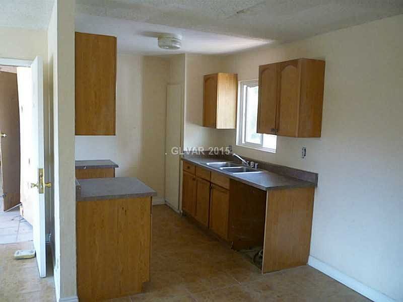 2nd image of 1747 Breckenwood Ct