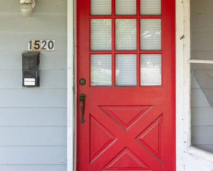 1520 W Jackson St — Photo 2