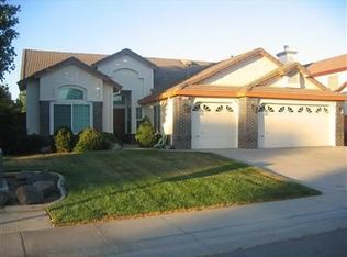 8715 Freesia Dr, Elk Grove, CA 95624