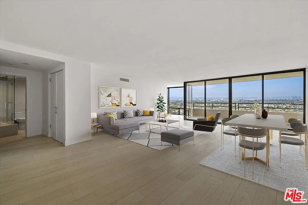 4316 Marina City Dr — Photo 1