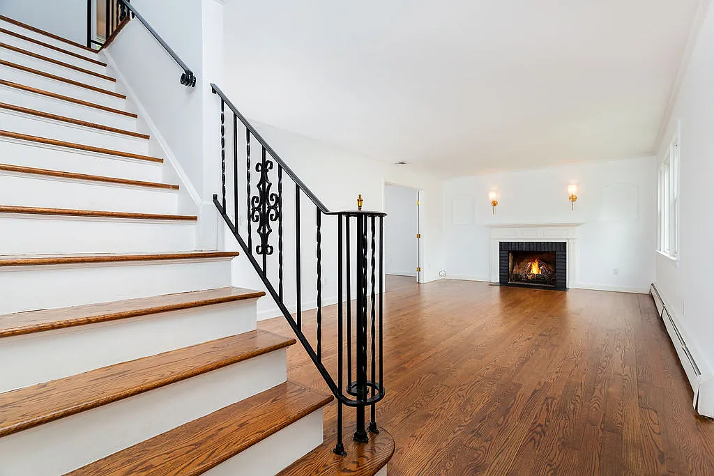 4 bed, 3.5 bath, 2321 sqft, $11,950 — Photo 4