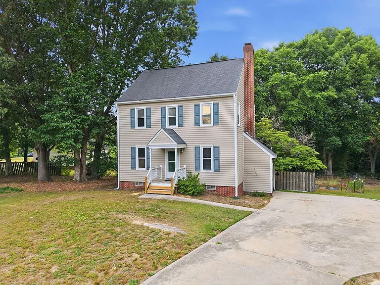 1000 Hornbuckle Ct — Photo 2