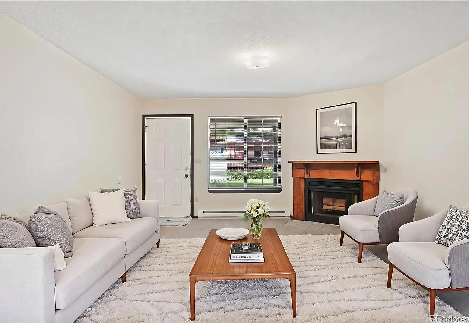 3 bed, 1.5 bath, 1200 sqft, $1,795 — Photo 2