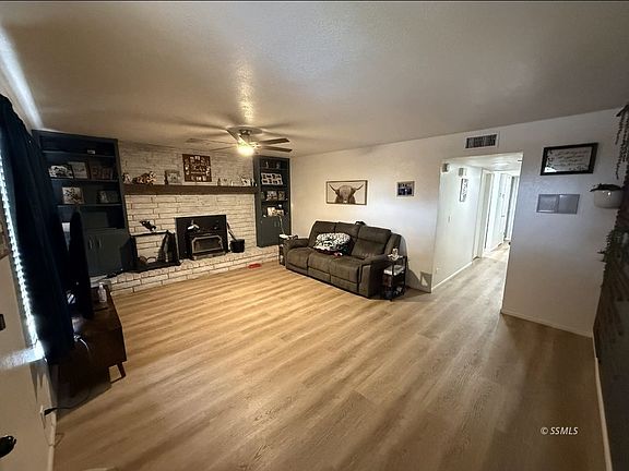 2nd image of 1229 Mayo St