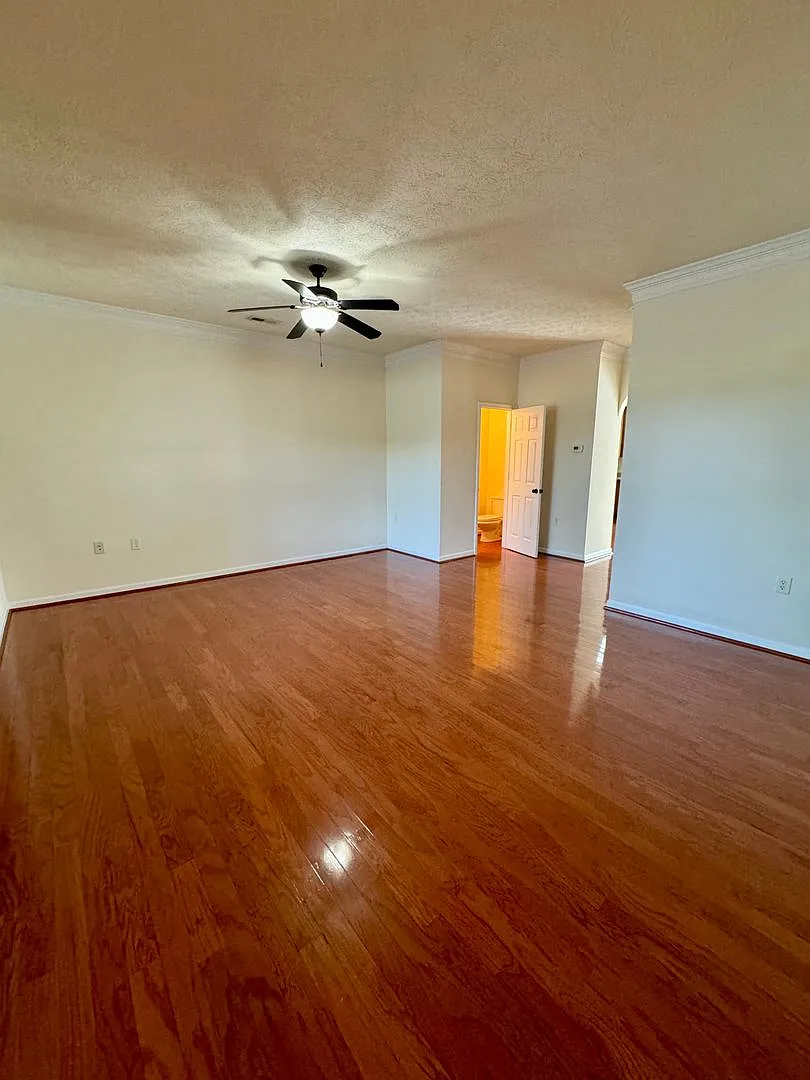 End Unit Townhome - 3 Bedroom, 2.5 Bath — Photo 2