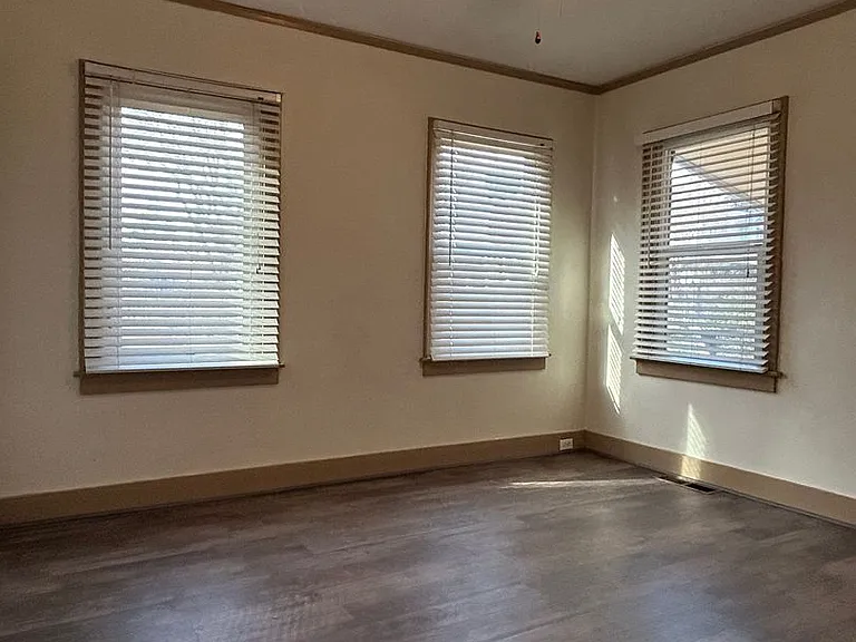 1305 Montgomery St — Photo 6