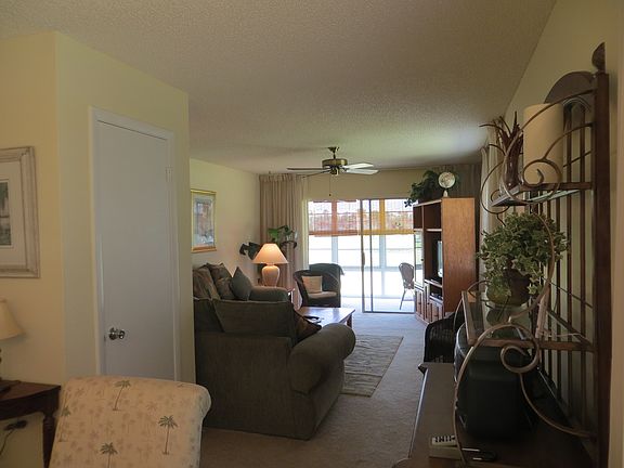 3rd image of 39 Woodland Dr