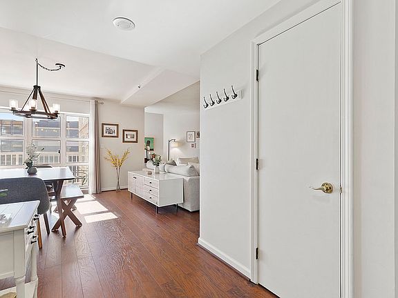 3rd image of 250 President St Unit 404