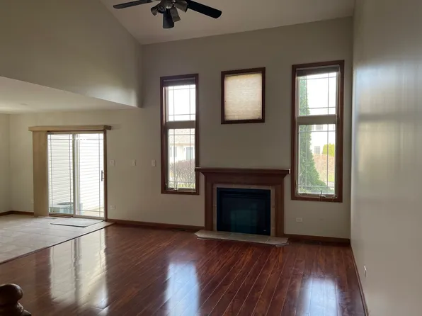 9995 Gettler St, Dyer, IN 46311