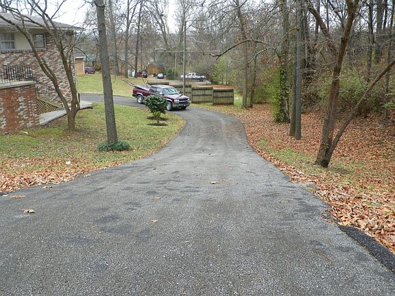 4th image of 3128 Chantilly Dr
