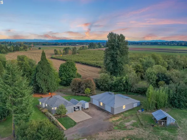 21841 SE Grand Island Loop, Dayton, OR 97114