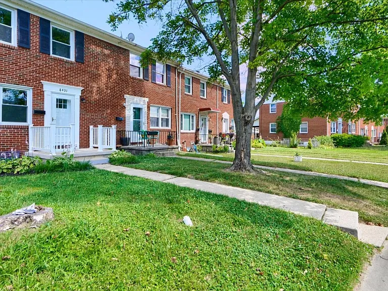 8431 Harris Ave — Photo 1